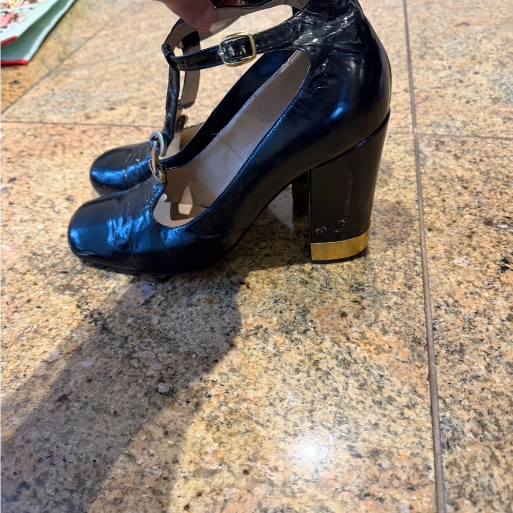 Chloe Black and Gold Heels